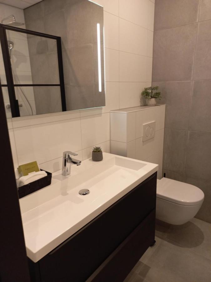 Boutique Hotel De Oude Veste Hellevoetsluis Esterno foto