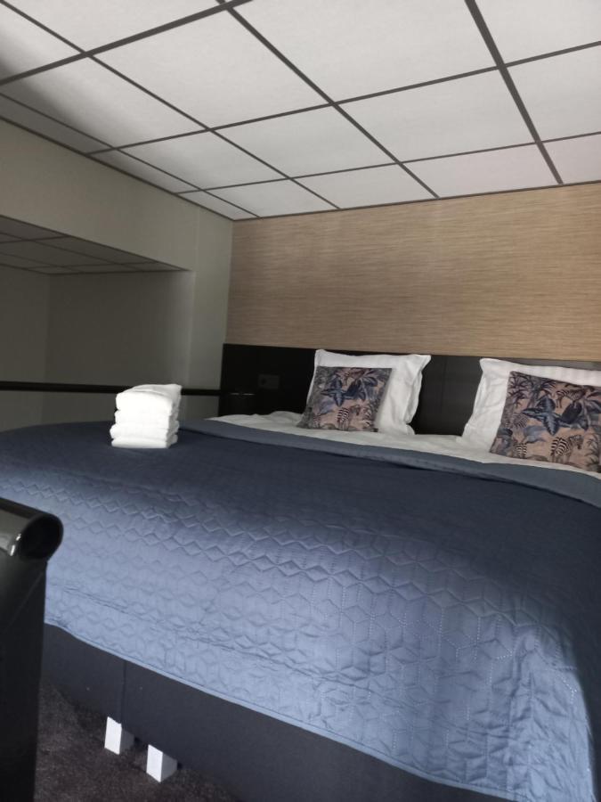 Boutique Hotel De Oude Veste Hellevoetsluis Esterno foto