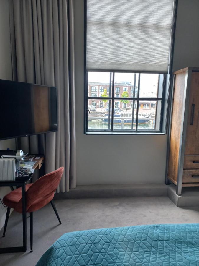 Boutique Hotel De Oude Veste Hellevoetsluis Esterno foto